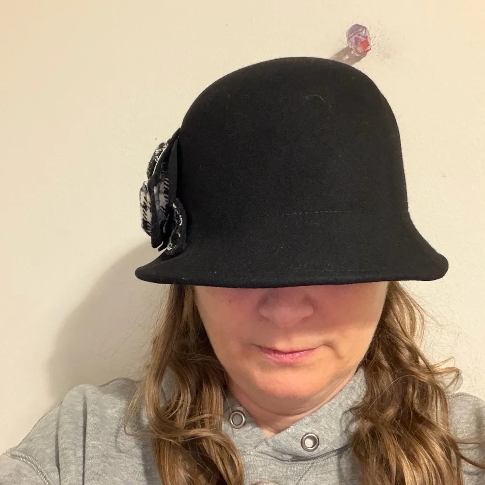 Charter Club Black Hat w Plaid‎ Floral Accent Woman's Felt Bucket Hat 100% wool